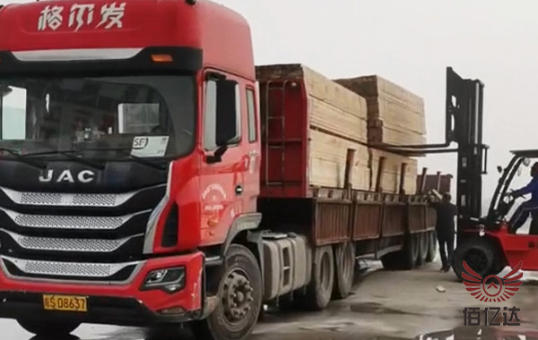 建筑木方浙江卸車場(chǎng)景圖